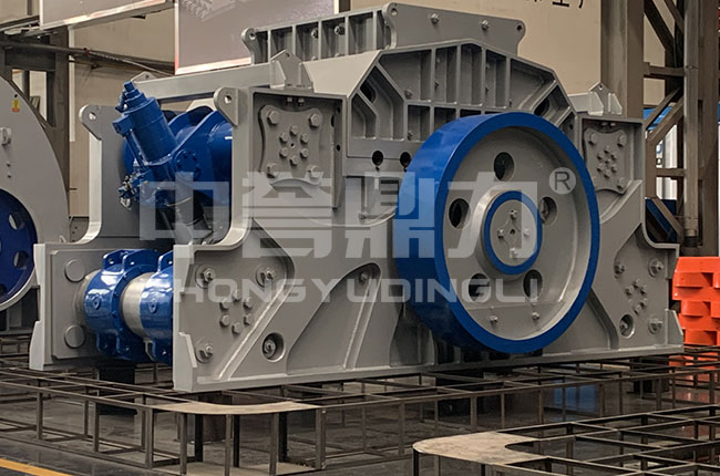 臥式旋回破碎機(jī)