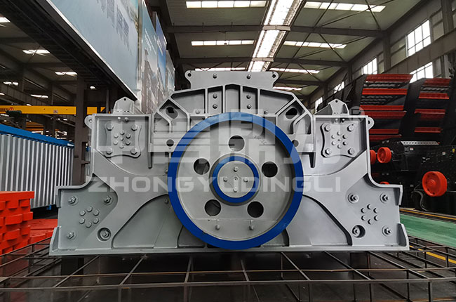 臥式旋回破碎機(jī)