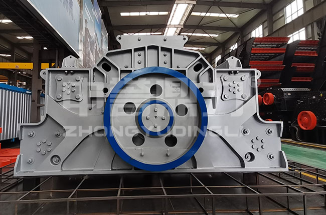 液壓旋回破碎機(jī)