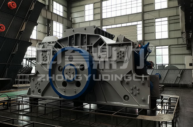 臥式旋回破碎機(jī)