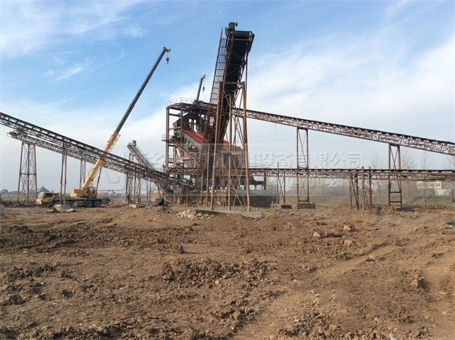 安徽重型錘式破碎機(jī)生產(chǎn)現(xiàn)場