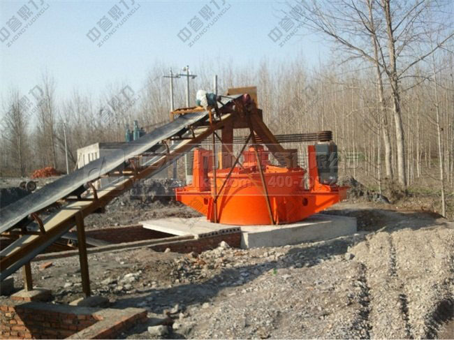 立軸板錘制砂機