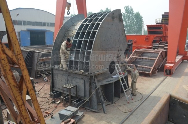 重錘式破碎機(jī)機(jī)架斷裂