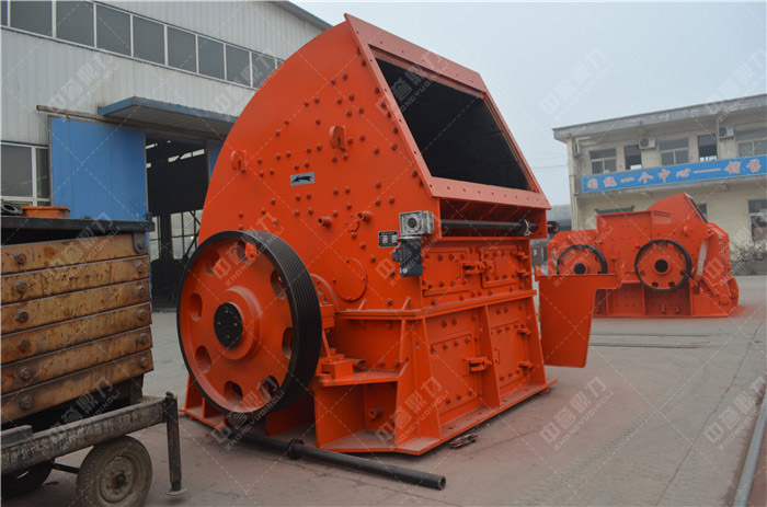 使用時(shí)間長的碎石破碎機(jī)設(shè)備