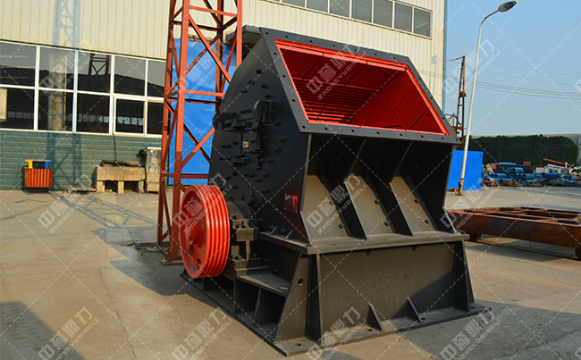 反擊式破碎機(jī)設(shè)備