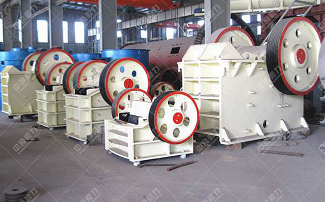 顎式碎石機(jī)